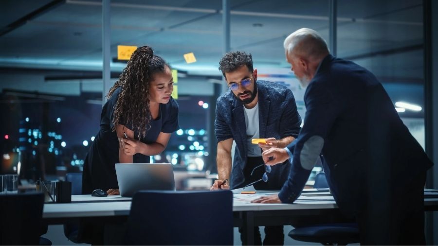Abu Dhabi Business Environment & Rising IT Complexity